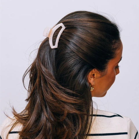 Open Almond Beige Small Claw Hair Clip