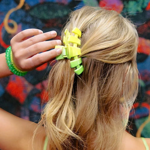 Classic Glow For It Medium Claw Clip